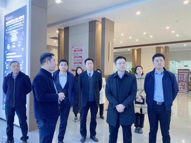 徽商银行总行科创金融部总经理丁勇一行莅临万硕集团调研交流